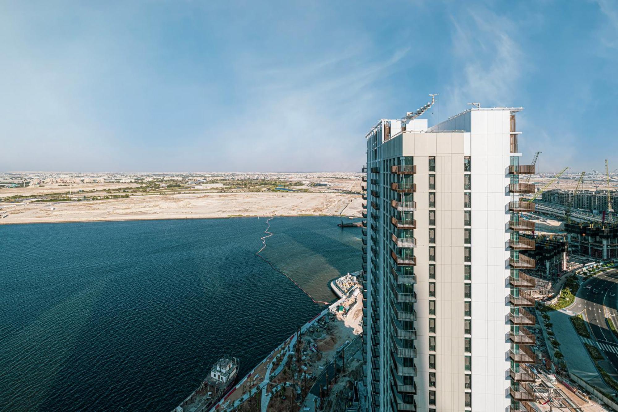 Luxury 2-bedroom With Spectacular Sea Views *